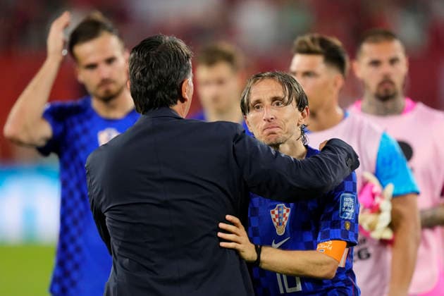 Portugal v Croatia: Round Of 32 - FIFA World Cup, WM, Weltmeisterschaft, Fussball 2026 Luka Modric of Croatia greets Zlatko Dalic, head coach of Croatia, during the FIFA World Cup 2026 Round Of 32 match between Portugal and Croatia at Toronto Stadium on July 02, 2026 in Toronto, Ontario. Toronto ON Canada  Copyright: xJosexBretonx originalFilename:bretonhernandez-portugal260702_npCCn.jpg
