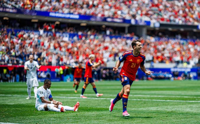 Spain vs Austria - FIFA World Cup, WM, Weltmeisterschaft, Fussball 2026 - 02 07 2026 Mikel Oyarzabal of Spain celebrates his goal during the FIFA World Cup 2026 round of 32 match between Spain and Austria at Los Angeles Stadium on July 2, 2026 in Inglewood, California, Estados Unidos Inglewood Estados Unidos Copyright: xPGSxPhotoxAgencyx