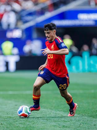 Spain vs Austria - FIFA World Cup, WM, Weltmeisterschaft, Fussball 2026 - 02 07 2026 Pedro Gonzalez Pedri of Spain controls the ball during the FIFA World Cup 2026 round of 32 match between Spain and Austria at Los Angeles Stadium on July 2, 2026 in Inglewood, California, Estados Unidos Inglewood Estados Unidos Copyright: xPGSxPhotoxAgencyx