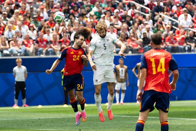 July 2, 2026, Los Angeles, United States: Spain™s Marc Cucurella (24) and Austria s Stefan Posch (5) seen in action during the FIFA World Cup, WM, Weltmeisterschaft, Fussball Round of 32 soccer match between Spain and Austria.in Inglewood. Final score; Spain 3:0 Austria Los Angeles United States - ZUMAs197 20260702_aaa_s197_300 Copyright: xRingoxChiux
