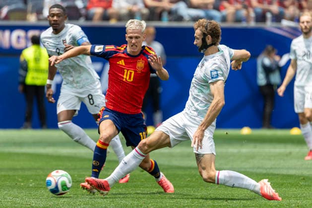 July 2, 2026, Los Angeles, United States: Spain™s Dani Olmo (10) and Austria s Stefan Posch (5) seen in action during the FIFA World Cup, WM, Weltmeisterschaft, Fussball Round of 32 soccer match between Spain and Austria.in Inglewood. Final score; Spain 3:0 Austria Spain Vs Austria In Los Angeles, USA - 02 Jul 2026  - ZUMAs197 20260702_aaa_s197_306 Copyright: xRingoxChiux