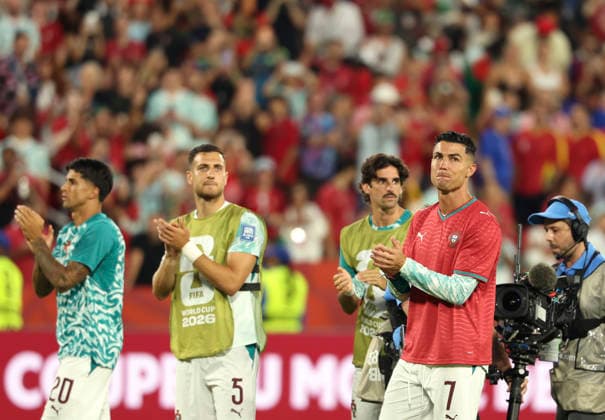 (260703) -- TORONTO, July 3, 2026 -- Cristiano Ronaldo (front R) of Portugal wears a jersey of the late Diogo Jota, who died last year, after the round of 32 match between Portugal and Croatia at the 2026 FIFA World Cup, WM, Weltmeisterschaft, Fussball at Toronto Stadium in Toronto, Canada, July 2, 2026. (Photo by Xinhua) (SP)CANADA-TORONTO-FOOTBALL-FIFA WORLD CUP-ROUND OF 32-POR VS CRO ZouxZheng 