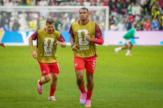 Kanada: Fußball FIFA World Cup, WM, Weltmeisterschaft, Fussball 2026 Sechzehntelfinale - Schweiz vs Algerien - BC Place Stadium Vancouver: Manuel Akanji (Schweiz, 5) *** Canada Soccer 2026 FIFA World Cup Round of 32 Switzerland vs. Algeria BC Place Stadium, Vancouver Manuel Akanji, Switzerland, 5 Copyright: xJOERANxSTEINSIEKx