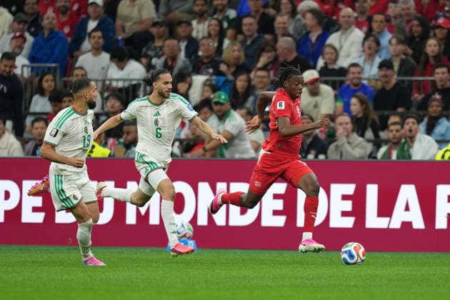 Switzerland v Algeria - FIFA World Cup, WM, Weltmeisterschaft, Fussball 2026 - Round of 32 VANCOUVER, CANADA - JULY 02: Johan Manzambi (9) of Switzerland in action against Ramiz Zerrouki (6) of Algeria during the 2026 FIFA World Cup Round of 32 match between Switzerland and Algeria at BC Place (Vancouver Stadium) in Vancouver, British Columbia, Canada on July 02, 2026. Ercin Erturk Anadolu British Columbia Canada. Editorial use only. Please get in touch for any other usage.  Copyright: x2026xAnadoluxErcinxErturkx