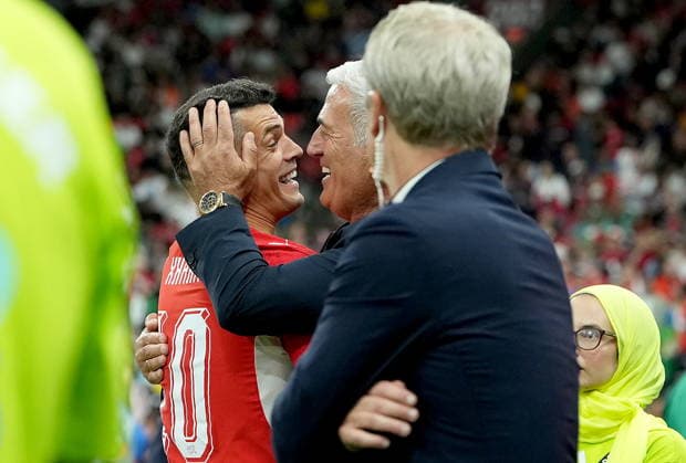 FIFA World Cup, WM, Weltmeisterschaft, Fussball 2026 - Round of 32 - Switzerland vs Algeria Switzerland s team captain Granit Xhaka (L) greets Algeria s head coach Vladimir Petkovic before the FIFA World Cup 2026 Round of 32 match Switzerland against Algeria, in Vancouver, Canada, 03 July 2026. VANCOUVER Canada  Copyright: xBOBxFRIDx