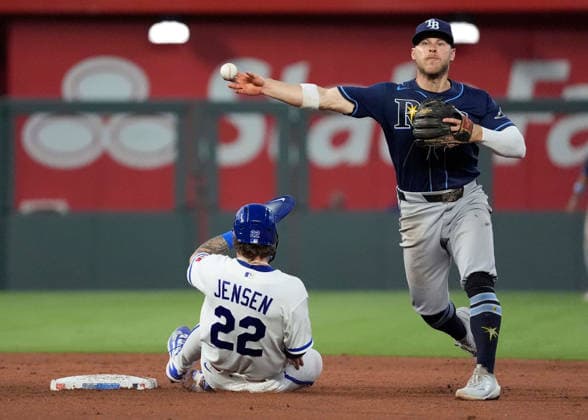 July 02, 2026: Cleveland Guardians short stop Taylor Walls turns a double play over Kansas City Royals catcher Carter Jensen (22) at Kauffman Stadium Kansas City, Missouri. CSM. MLB, Baseball Herren, USA 2026; Rays Vs Royals July 2nd  - ZUMAc04_ 20260702_zma_c04_055 Copyright: xJonxRobichaudx