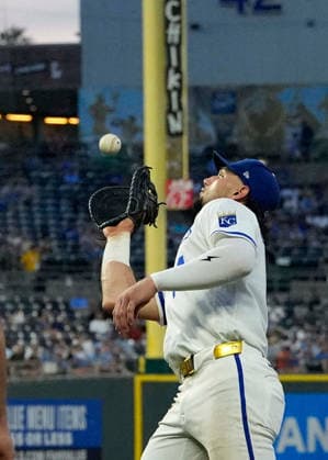 July 02, 2026: Kansas City Royals right fielder Jac Caglianone (14) catches an infield fly ball against the Rays at Kauffman Stadium Kansas City, Missouri. CSM. MLB, Baseball Herren, USA 2026; Rays Vs Royals July 2nd  - ZUMAc04_ 20260702_zma_c04_056 Copyright: xJonxRobichaudx