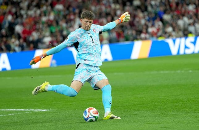 FIFA World Cup, WM, Weltmeisterschaft, Fussball 2026 - Round of 32 - Switzerland vs Algeria Goalkeeper Gregor Kobel of Switzerland in action during the FIFA World Cup 2026 Round of 32 match Switzerland against Algeria, in Vancouver, Canada, 03 July 2026. VANCOUVER Canada  Copyright: xBOBxFRIDx