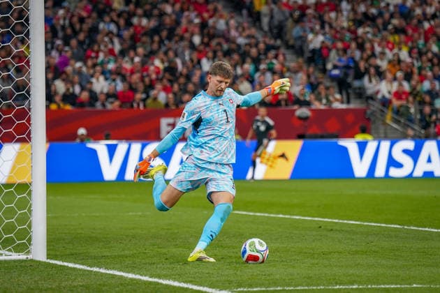 Kanada: Fußball FIFA World Cup, WM, Weltmeisterschaft, Fussball 2026 Sechzehntelfinale - Schweiz vs Algerien - BC Place Stadium Vancouver: Gregor Kobel (Schweiz, 1) *** Canada Soccer 2026 FIFA World Cup Round of 32 Switzerland vs. Algeria BC Place Stadium, Vancouver Gregor Kobel, Switzerland, 1 Copyright: xJOERANxSTEINSIEKx