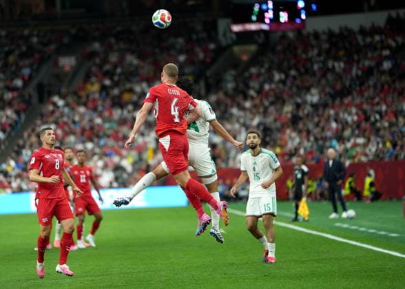 FIFA World Cup, WM, Weltmeisterschaft, Fussball 2026 - Round of 32 - Switzerland vs Algeria Nico Elvedi of Switzerland heads the ball during the FIFA World Cup 2026 Round of 32 match Switzerland against Algeria, in Vancouver, Canada, 03 July 2026. VANCOUVER Canada  Copyright: xBOBxFRIDx