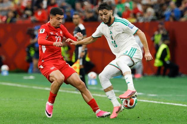 FIFA World Cup, WM, Weltmeisterschaft, Fussball 2026 - Round of 32 - Switzerland vs Algeria Switzerland s Zeki Amdouni (L) and Algeria s Jaouen Hadjam in action during the 2026 FIFA World Cup round of 32 soccer match between Switzerland and Algeria at BC Place stadium in Vancouver, Canada, 02 July 2026. Vancouver Canada  Copyright: xPETERxKLAUNZERx
