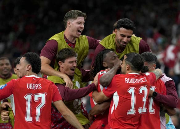 (260703) -- VANCOUVER, July 3, 2026 -- Players of Switzerland celebrate after Dan Ndoye scoring team s second goal during the round of 32 match between Switzerland and Algeria at the 2026 FIFA World Cup, WM, Weltmeisterschaft, Fussball at BC Place Vancouver in Vancouver, Canada, July 2, 2026. ) (SP)CANADA-VANCOUVER-FOOTBALL-FIFA WORLD CUP-ROUND OF 32-SUI VS ALG MengxYongmin 