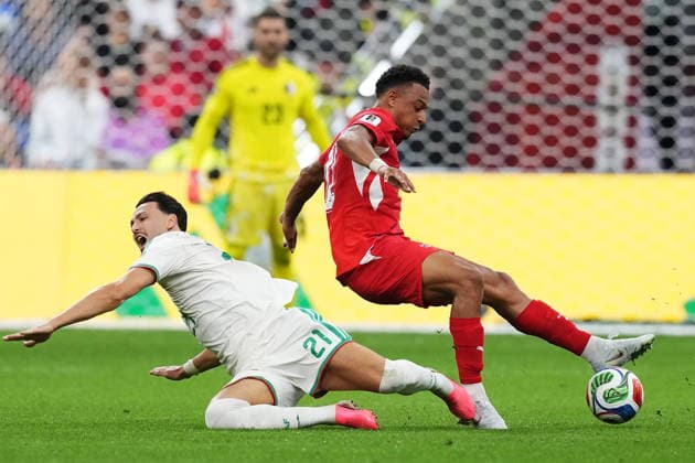 July 2, 2026, Vancouver, Bc, CANADA: Algeria s Ramy Bensebaini (21) and Switzerland s Dan Ndoye (11) vie for the ball during the first half of a World Cup Round of 32 soccer match, in Vancouver, on Thursday, July 2, 2026. Canada News - July 2, 2026  - ZUMAc35_ 20260702_zaf_c35_329 Copyright: xEthanxCairnsx