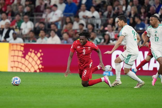 July 2, 2026, Vancouver, Bc, CANADA: Switzerland s Johan Manzambi (9) is upended by Algeria s Aissa Mandi (2) during the first half of a World Cup Round of 32 soccer match, in Vancouver, on Thursday, July 2, 2026. Canada News - July 2, 2026  - ZUMAc35_ 20260702_zaf_c35_334 Copyright: xDarrylxDyckx