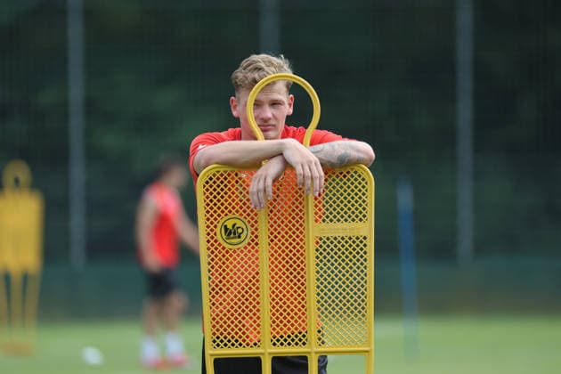 020126 Halle Saale Sachsen Anhalt Leuna Chemie Stadion Fußball Hallescher FC Halle HFC Regionalliga Nordost 4. Liga Männer Saison 2026 2027 Training Lucas Ehrlich ( Hallescher fc) *** 020126 Halle, Saale, Saxony-Anhalt, Leuna, Chemistry, Stadium, Sports, Soccer, Hallescher FC (Halle), HFC, Northeast Regional League, 4th Division, Men, 2026–2027 Season, Practice, Lucas Ehrlich, Hallescher FC