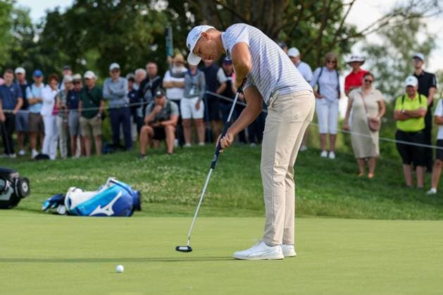 Matti Schmid (GER) beim Putten, 37. BMW International Open 2026, Golf, DP World Tour, Herren, Runde 2, 03.07.2026 Eichenried Bayern Deutschland *** Matti Schmid (GER) putting, 37th BMW International Open 2026, Golf, DP World Tour, Men s, Round 2, July 3, 2026, Eichenried, Bavaria, Germany Copyright: xkolbert-press ChristianxKolbertx