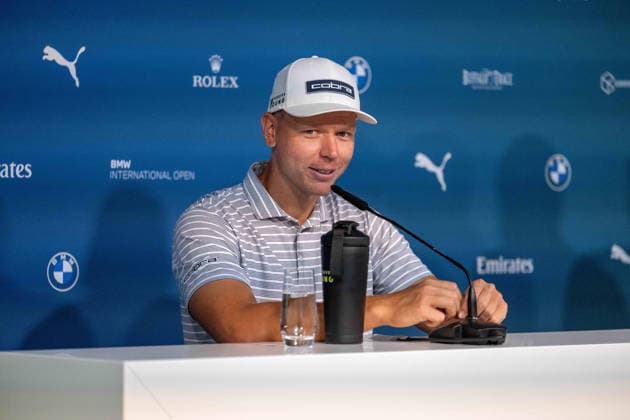 Ein gut gelaunter Matti Schmid (GER) bei der Pressekonferenz nach seiner Runde. xettx, Deutschland, Muenchen, 03.07.2026, Golf, 37. BMW International Open, 2026, Round 2, DP World Tour, Golfclub Muenchen Eichenried *** A cheerful Matti Schmid (GER) at the press conference after his round xettx, Germany, Munich, July 3, 2026, Golf, 37th BMW International Open, 2026, Round 2, DP World Tour, Munich Eichenried Golf Club