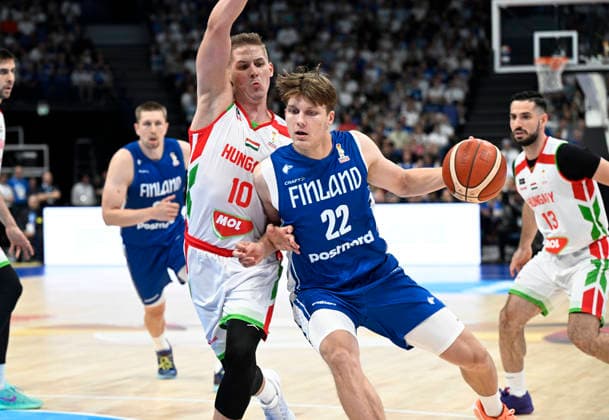 LKS 20260703 Hungary s Benedek Varadi (L) and Finland s Samu Adler during the men s FIBA World Cup basketball qualifying match between Finland and Hungary in Helsinki, Finland, on July 3, 2026. - EMMI KORHONEN Helsinki Finland f4AtBqc-Dk0  Copyright: xEmmixKorhonenx f4AtBqc-Dk0