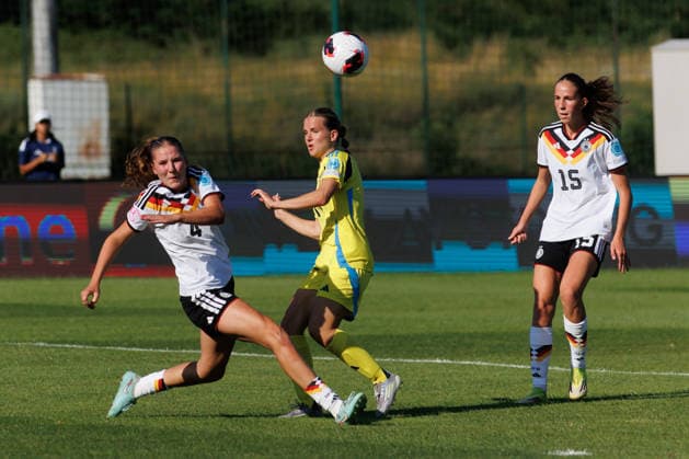 260703 Lina Szaraz of Germany and Agnes Ekberg of Sweden during the women s Euro Under-19 football match between Sweden and Germany on July 3, 2026 in Zenica. Photo: Aleksandar Djorovic BILDBYRAN COP 184 XX0042 fotboll football soccer fotball u19 em match 3 sverige germany womens euro under-19 sweden dam bbeng u19 f19 euros *** July 3, 2026: Lina Szaraz of Germany and Agnes Ekberg of Sweden during the Women’s Under-19 European Championship soccer match between Sweden and Germany on July 3, 2026 in Zenica. Photo by Aleksandar Djorovic. BILDBYRAN COP 184 XX0042 soccer football fotball U19 European Championship match 3 Sweden Germany Women’s U19 European Championship Sweden women’s U19 soccer  Copyright: ALEKSANDARxDJOROVIC BB260703ZI007