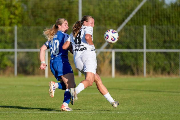 v.li.: Nadine Bitzer (TSG, 30), Mathilda Dillmann (KSC, 8), Zweikampf, Spielszene, Duell, duel, tackle, tackling, Dynamik, Action, Aktion, 03.07.2026, Sankt Leon-Rot (Deutschland), Fussball, Frauen, Testspiel, TSG 1899 Hoffenheim - Karlsruher SC, 03.07.2026, Sankt Leon-Rot (Deutschland), Fussball, Frauen, Testspiel, TSG 1899 Hoffenheim - Karlsruher SC, DFB DFL REGULATIONS PROHIBIT ANY USE OF PHOTOGRAPHS AS IMAGE SEQUENCES AND OR QUASI-VIDEO. *** From left: Nadine Bitzer (TSG), 30, Mathilda Dillmann (KSC), 8, tackle, game scene, duel, tackle, tackling, dynamism, action, 03 07 2026, Sankt Leon Rot, Germany, soccer, women, friendly match, TSG 1899 Hoffenheim vs. Karlsruher SC, July 3, 2026, Sankt Leon Rot, Germany, soccer, women, friendly match, TSG 1899 Hoffenheim vs. Karlsruher SC, DFB and DFL regulations prohibit any use of photographs as image sequences and or quasi-video xozx