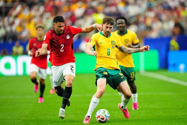 Australia v Egypt - FIFA World Cup, WM, Weltmeisterschaft, Fussball 2026 - Round of 32 ARLINGTON, USA - JULY 03: Yasser Ibrahim (2) of Egypt in action against Connor Metcalfe (8) of Australia during the 2026 FIFA World Cup Round of 32 match between Australia and Egypt at Dallas Stadium in Arlington, Texas, United States on July 03, 2026. Evrim Aydin Anadolu Texas United States. Editorial use only. Please get in touch for any other usage.  Copyright: x2026xAnadoluxEvrimxAydinx