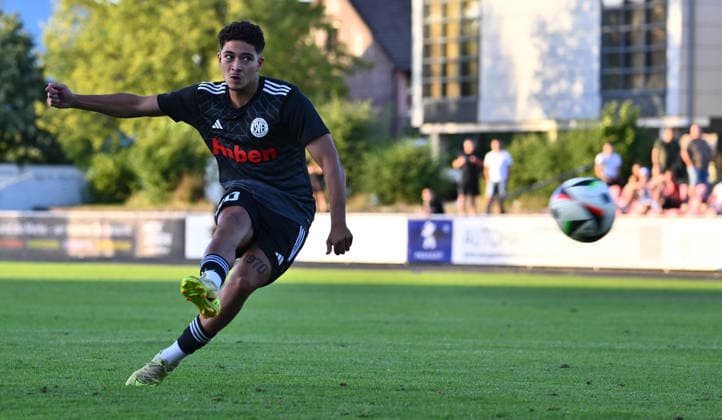 03.07.2026 - Fussball - Saison 2026 2027 - BFV - Toto-Pokal : ASV Neumarkt - SV Fortuna Regensburg - - xwoxzix - Lukas Da Silva Freundorfer (30, SV Fortuna Regensburg ) Elfmeter Strafstoß Elmeterschießen *** July 3, 2026 Soccer Season 2026–2027 BFV Toto Cup ASV Neumarkt SV Fortuna Regensburg xwoxzix Lukas Da Silva Freundorfer 30, SV Fortuna Regensburg Penalty kick Penalty shootout