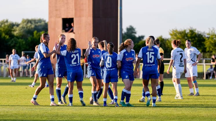 Spielerinnen der TSG 1899 Hoffenheim, jubeln über das Tor zum 7:1, Jubel, Torjubel, Torerfolg, celebrate the goal, goal, celebration, jubelt ueber das Tor, Freuen, Freude, freut sich, optimistisch, positiv, Spielszene, Highlight, Action, Aktion, 03.07.2026, Sankt Leon-Rot (Deutschland), Fussball, Frauen, Testspiel, TSG 1899 Hoffenheim - Karlsruher SC, 03.07.2026, Sankt Leon-Rot (Deutschland), Fussball, Frauen, Testspiel, TSG 1899 Hoffenheim - Karlsruher SC, DFB DFL REGULATIONS PROHIBIT ANY USE OF PHOTOGRAPHS AS IMAGE SEQUENCES AND OR QUASI-VIDEO. *** Players from TSG 1899 Hoffenheim celebrate the goal that makes the score 7–1, Celebration, Goal celebration, Goal scored, celebrate the goal, goal, celebration, celebrating the goal, Rejoicing, Joy, happy, optimistic, positive, Game scene, Highlight, Action, 03 07 2026, Sankt Leon Rot, Germany, soccer, women, friendly match, TSG 1899 Hoffenheim vs. Karlsruher SC, July 3, 2026, Sankt Leon Rot, Germany, soccer, women, friendly match, TSG 1899 Hoffenheim vs. Karlsruher SC, DFB and DFL regulations prohibit any use of photographs as image sequences and or quasi-video xozx