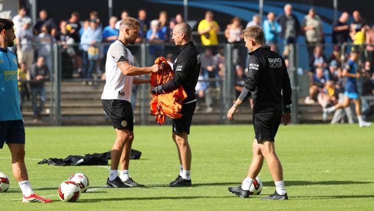 Braunschweig, Trainingsauftakt Braunschweig, 03.07.2026, Fußball, Herren, 2. BL, Saison 2026 2027, Eintracht Braunschweig, Trainingsauftakt, Co-Trainer Marc Pfitzner (Eintracht Braunschweig), Co-Trainer Stefan Kulovits (Eintracht Braunschweig), Co-Trainer Marcel Goslar (Eintracht Braunschweig) Stadion an der Hamburger Straße Niedersachsen Deutschland *** Braunschweig, Start of Training, Braunschweig, July 3, 2026, Soccer, Men s, 2nd Division, 2026–2027 Season, Eintracht Braunschweig, Start of Training, Assistant Coach Marc Pfitzner, Eintracht Braunschweig, Assistant Coach Stefan Kulovits, Eintracht Braunschweig, Assistant Coach Marcel Goslar, Eintracht Braunschweig, Stadium on Hamburger Straße, Lower Saxony, Germany