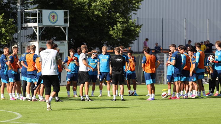 Braunschweig, Trainingsauftakt Braunschweig, 03.07.2026, Fußball, Herren, 2. BL, Saison 2026 2027, Eintracht Braunschweig, Trainingsauftakt, Stadion an der Hamburger Straße Niedersachsen Deutschland *** Braunschweig, Start of Training, Braunschweig, July 3, 2026, Soccer, Men s, 2nd Division, 2026–2027 Season, Eintracht Braunschweig, Start of Training, Stadium on Hamburger Straße, Lower Saxony, Germany