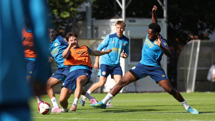 Braunschweig, Trainingsauftakt Braunschweig, 03.07.2026, Fußball, Herren, 2. BL, Saison 2026 2027, Eintracht Braunschweig, Trainingsauftakt, Stadion an der Hamburger Straße Niedersachsen Deutschland *** Braunschweig, Start of Training, Braunschweig, July 3, 2026, Soccer, Men s, 2nd Division, 2026–2027 Season, Eintracht Braunschweig, Start of Training, Stadium on Hamburger Straße, Lower Saxony, Germany