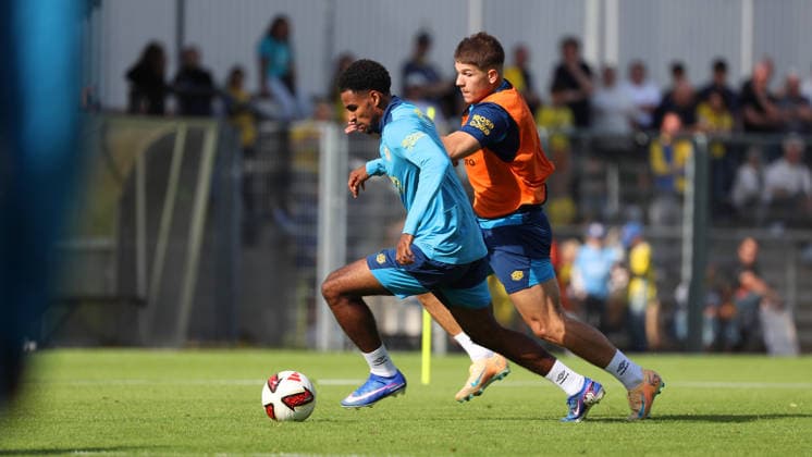 Braunschweig, Trainingsauftakt Braunschweig, 03.07.2026, Fußball, Herren, 2. BL, Saison 2026 2027, Eintracht Braunschweig, Trainingsauftakt, Junior Ze, Jovan Mijatovic (Eintracht Braunschweig) Stadion an der Hamburger Straße Niedersachsen Deutschland *** Braunschweig, Start of Training, Braunschweig, July 3, 2026, Soccer, Men s, 2nd Division, 2026–2027 Season, Eintracht Braunschweig, Start of Training, Junior Ze, Jovan Mijatovic, Eintracht Braunschweig Stadium on Hamburger Straße, Lower Saxony, Germany