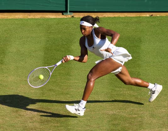 2026 Wimbledon, July 03, Day 5 LONDON, - JULY 3: Coco Gauff of the United States plays a shot against Claire Liu of the United States during their third round match at 2026 Wimbledon, July 03, Day 5 at The all England club, Wimbledon on July 3, 2026 in London, GBR. London The all England club, Wimbledon GBR Copyright: xPeterxvanxdenxBerg ISIxPhotosx 9445