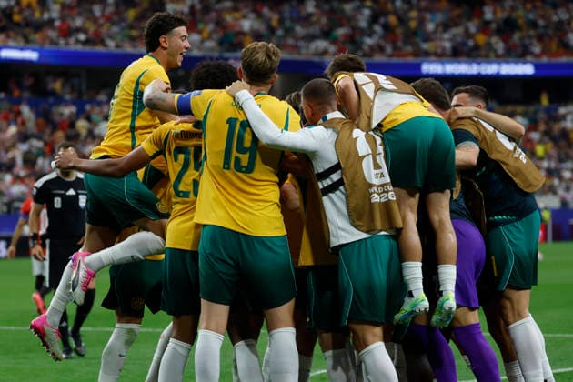 Australia s players celebrate the 1-1 goal during a Round 32 2026 FIFA World Cup, WM, Weltmeisterschaft, Fussball match between Egypt and Australia, at the Dallas Stadium, in Dallas, United States, 03 July 2026. Australia vs Egypt !ACHTUNG: NUR REDAKTIONELLE NUTZUNG!  Copyright: xMariscalx GRAF722 20260703-55020792643_1