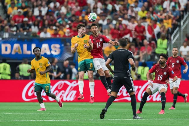 Conor Metcalfe of Australia (L) and Hamdy Fathy of Egypt (R) fight for possession during a FIFA Men’s World Cup 2026 round of 32 football match between Australia and Egypt at Dallas Stadium, in Arlington on July 03 2026 (Photo by Leo Barrilari SPP)  Copyright: xLeoxBarrilari SPPx Sportspressphoto_SPR184080