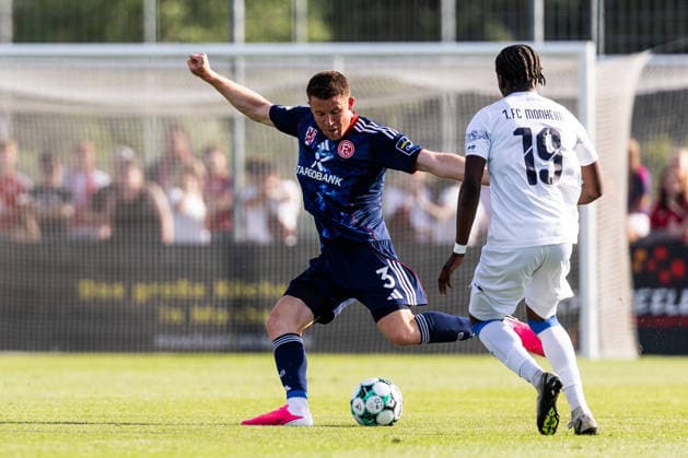 Testspiel, 1.FC Monheim - Fortuna Düsseldorf; 03.07.2026 Dominique Heinz (Fortuna Düsseldorf, 3) am Ball gegen David Kuju (1.FC Monheim, 19) Testspiel, 1.FC Monheim - Fortuna Düsseldorf, Monheim, Merkur Spielbanken Rheinstadion am 03.07.2026 *** Friendly Match, 1 FC Monheim vs. Fortuna Düsseldorf, July 3, 2026: Dominique Heinz (Fortuna Düsseldorf) with the ball against David Kuju (1 FC Monheim), 19. Friendly Match, 1 FC Monheim vs. Fortuna Düsseldorf, Monheim, Merkur Spielbanken Rheinstadion on July 3, 2026 Copyright: xBEAUTIFULxSPORTS Wunderlx