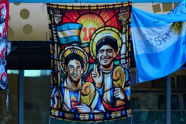 Lionel Messi of Argentina and Diego Maradona banner in Miami Stadium ahead of kick off Argentina v Cape Verde, 2026 FIFA World Cup, WM, Weltmeisterschaft, Fussball Round of 32, Football, Miami Stadium, Miami, Florida, USA - 03 Jul 2026Miami Miami Stadium Florida (FL) United States of America  Copyright: xJavierxGarcia Shutterstockx 16975460p