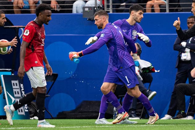 Mat Ryan of Australia takes the Patrick Beach of Australia place during the FIFA World Cup, WM, Weltmeisterschaft, Fussball 2026 Round of 32 match between Australia and Egypt at Dallas Stadium in Dallas, Texas, United States, on July 3rd, 2026. (Photo by Riquelve Nata Sports Press Photo)  Copyright: xRiquelvexNata SportsxPressxPhotox Sportspressphoto_SPR184166