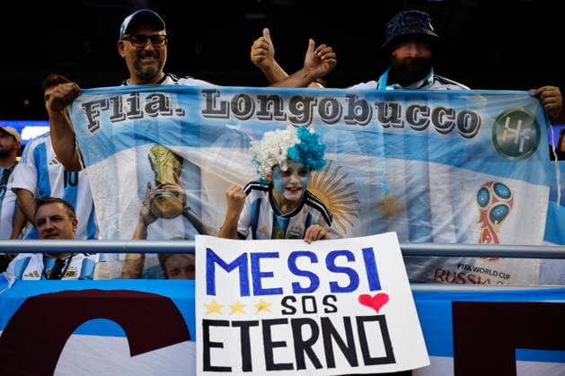 Argentine fans cheer before a 2026 FIFA World Cup, WM, Weltmeisterschaft, Fussball match between Argentina and Cape Verde at Hard Rock Stadium in Miami Gardens, Florida, United States, 03 July 2026. FIFA World Cup 2026: Argentina - Cape Verde !ACHTUNG: NUR REDAKTIONELLE NUTZUNG!  Copyright: xAlbertoxEstevezx GR5242 20260703-55020793498_1