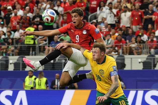 FIFA World Cup, WM, Weltmeisterschaft, Fussball 2026 - Round of 32 - Australia vs Egypt epaselect Hamza Abdelkarim (L) of Egypt in action against Harry Souttar of Australia during the FIFA World Cup 2026 Round of 32 match Australia against Egypt, in Dallas, USA, 03 July 2026. DALLAS United States  Copyright: xCHRISTOPHERxNEUNDORFx