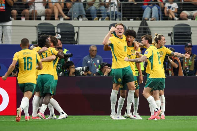 ARLINGTON, TX - JULY 03: Australia players celebrates a goal during the FIFA World Cup, WM, Weltmeisterschaft, Fussball 2026 Round of 32 match between Australia and Egypt on July 3, 2026, at Dallas Stadium in Dallas, Texas. (Photo by David Buono Icon Sportswire) SOCCER: JUL 03 FIFA World Cup 26 Round of 32 - Australia vs Egypt EDITORIAL USE ONLY Icon260703068