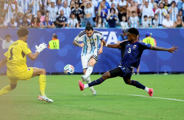 Argentina v Cabo Verde: Round of 32 - FIFA World Cup, WM, Weltmeisterschaft, Fussball 2026 Lionel Messi of Argentina scores 1st goal during the FIFA World Cup 2026 Round Of 32 match between Argentina and Cabo Verde at Miami Stadium on July 3, 2026 in Miami Gardens, United States. Miami Gardens Miami Stadium FL United States Copyright: xAllstarxPicturexLibraryxLtdx