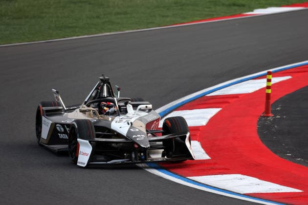 Mitch Evans (NZL) Jaguar, FIA Formel E Weltmeisterschaft Saison 12, Shanghai E- Prix, China, 04.07.2026, Shanghai International Circuit *** Mitch Evans (NZL) Jaguar, FIA Formula E World Championship Season 12, Shanghai E-Prix, China, July 4, 2026, Shanghai International Circuit