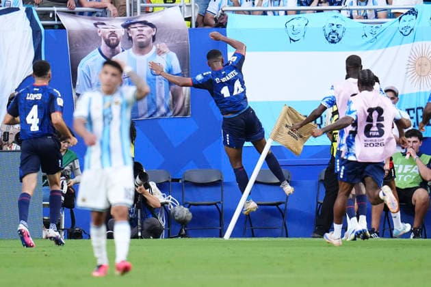 July 3, 2026, Miami Gardens, Florida, United States: Deroy Duarte of Cabo Verde celebrates after scoring his team s first goal during the FIFA World Cup, WM, Weltmeisterschaft, Fussball 2026 Round Of 32 match between Argentina and Cabo Verde at Miami Stadium on July 3, 2026 in Miami Gardens, United States. Argentina V Cabo Verde: Round Of 32 - FIFA World Cup 2026  - ZUMAa181 20260703_zaa_a181_041 Copyright: xJosexBretonx