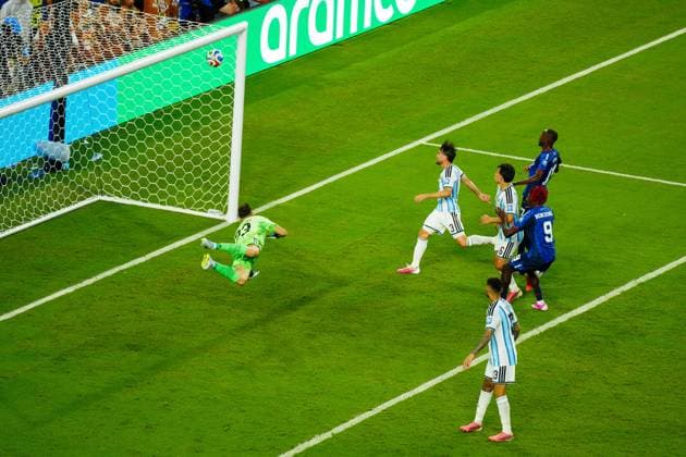 Sidny Lopes Cabral of Cape Verde shot goes into the back of the net Argentina v Cape Verde, 2026 FIFA World Cup, WM, Weltmeisterschaft, Fussball Round of 32, Football, Miami Stadium, Miami, Florida, USA - 03 Jul 2026Miami Miami Stadium Florida (FL) United States of America  Copyright: xJavierxGarcia Shutterstockx 16975460cd