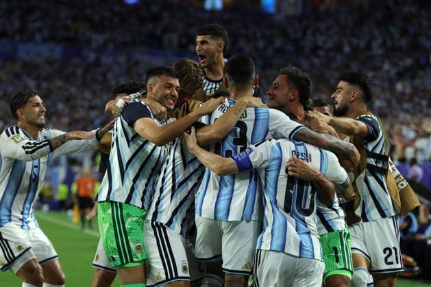 FIFA World Cup, WM, Weltmeisterschaft, Fussball 2026 - Round of 32 - Argentina vs Cape Verde Players of Argentina celebrate the 3-2 goal during the FIFA World Cup 2026 Round of 32 match Argentina against Cape Verde, in Miami, Florida, USA, 03 July 2026. MIAMI United States  Copyright: xCRISTOBALxHERRERA-ULASHKEVICHx