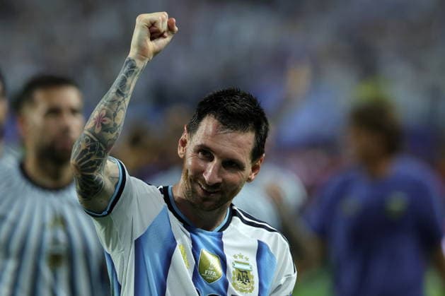 FIFA World Cup, WM, Weltmeisterschaft, Fussball 2026 - Round of 32 - Argentina vs Cape Verde Lionel Messi of Argentina greets supporters as he leave the pitch after winning the FIFA World Cup 2026 Round of 32 match Argentina against Cape Verde, in Miami, Florida, USA, 03 July 2026. MIAMI United States  Copyright: xCRISTOBALxHERRERA-ULASHKEVICHx