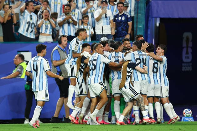 FIFA World Cup, WM, Weltmeisterschaft, Fussball 2026: Argentina v Cape Verde MIAMI, USA - 3rd July 2026: Christian Romero of Argentina celebrates scoring his side s third goal with team mates during the FIFA World Cup 2026 Round of 32 match between Argentina and Cape Verde at Miami Stadium Miami Miami Stadium United States of America Copyright: xCraigxMercerx xPeakxActionxPhotosx