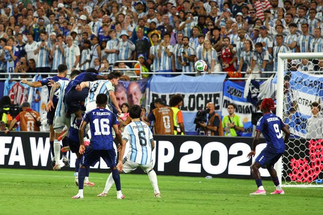 FIFA World Cup, WM, Weltmeisterschaft, Fussball 2026: Argentina v Cape Verde MIAMI, USA - 3rd July 2026: Christian Romero of Argentina scores his side s third goal during the FIFA World Cup 2026 Round of 32 match between Argentina and Cape Verde at Miami Stadium Miami Miami Stadium United States of America Copyright: xCraigxMercerx xPeakxActionxPhotosx