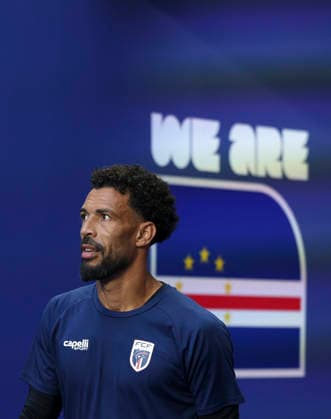 (260704) -- MIAMI, July 4, 2026 -- Cabo Verde s goalkeeper Vozinha arrives before the round of 32 match between Argentina and Cabo Verde at the 2026 FIFA World Cup, WM, Weltmeisterschaft, Fussball at Miami Stadium, Miami, the United States, July 3, 2026. ) (SP)U.S.-MIAMI-FOOTBALL-FIFA WORLD CUP-ROUND OF 32-ARGENTINA VS CABO VERDE XuxZijian 
