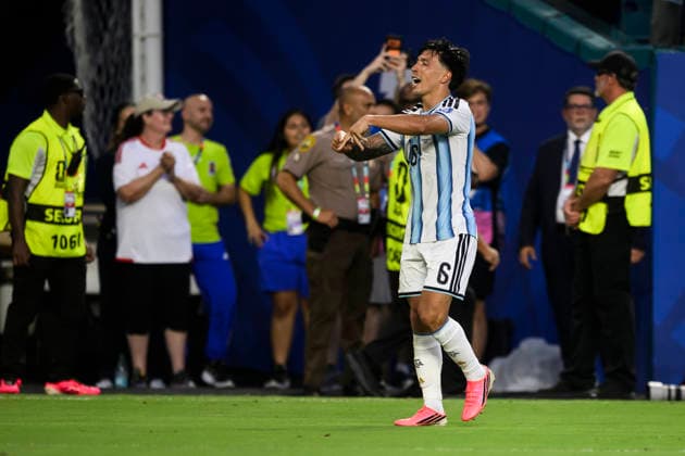 Argentina v Cabo Verde - FIFA World Cup, WM, Weltmeisterschaft, Fussball 2026 Lisandro Martinez of Argentina celebrates after scoring. agoal during the FIFA World Cup 2026 round of 32 football match between Argentina and Cabo Verde. Miami Gardens United States Copyright: xNicolòxCampox